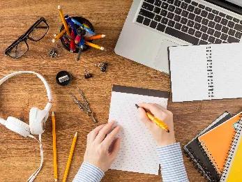 10 Best AI Tools for Writing